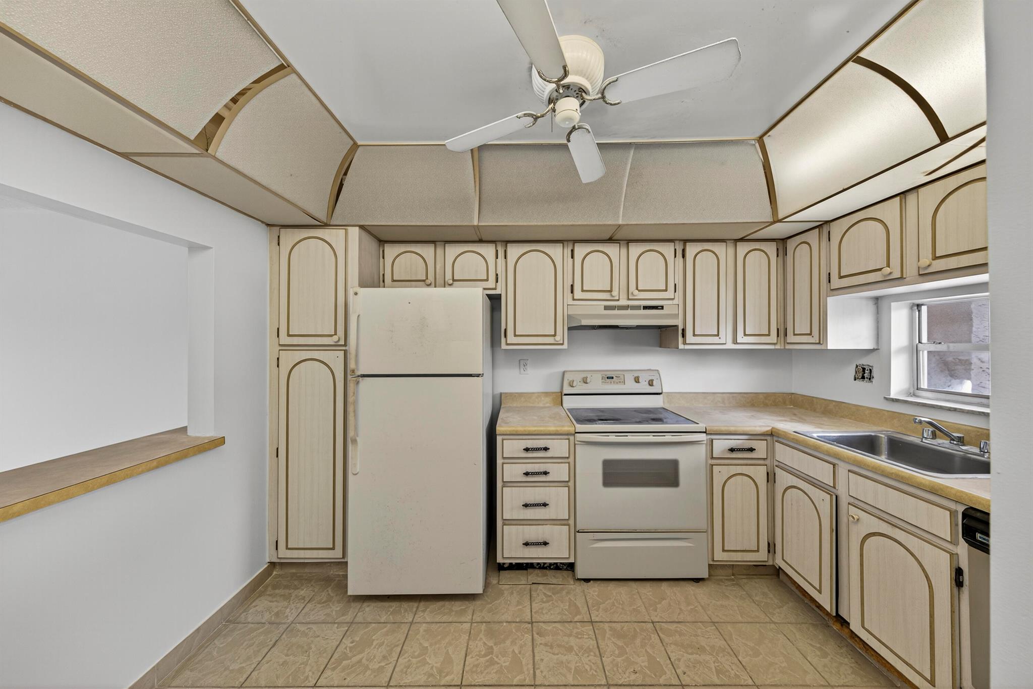 HOLLYBROOK GOLF AND Tenni - Residential