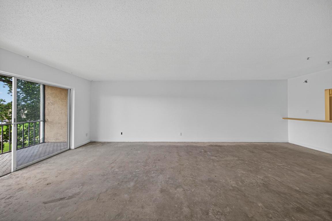 HOLLYBROOK GOLF AND Tennis - Residential