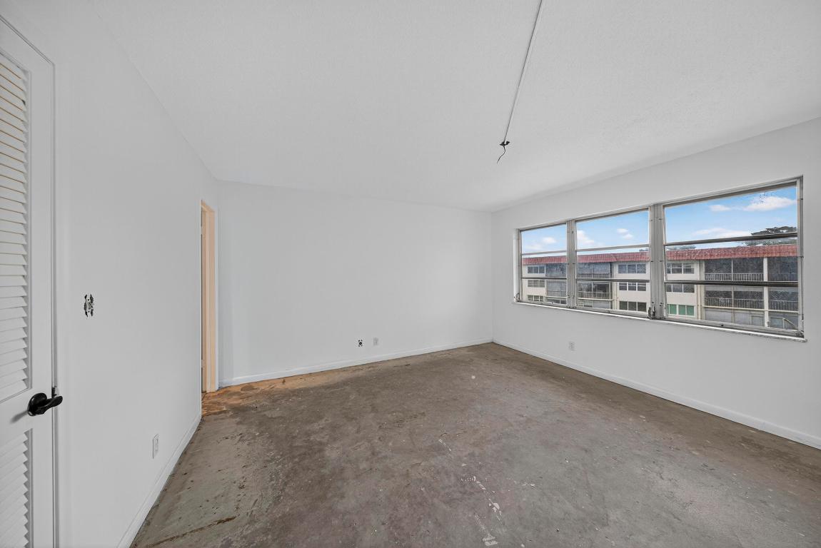 HOLLYBROOK GOLF AND Tennis - Residential