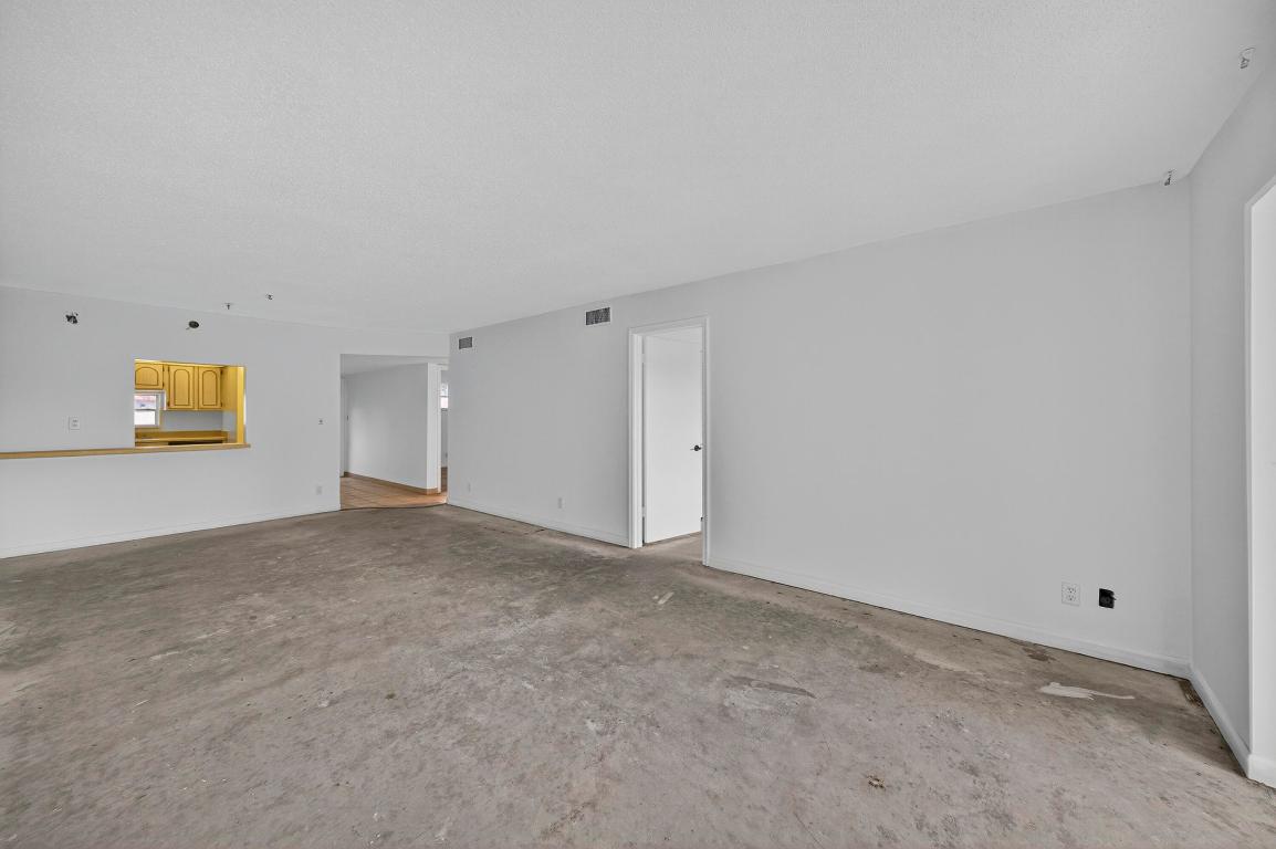 HOLLYBROOK GOLF AND Tennis - Residential