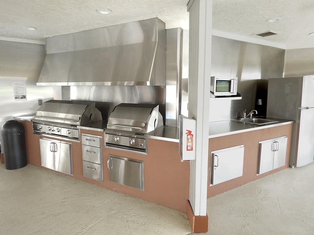 HOLLYBROOK GOLF AND Tennis - Residential