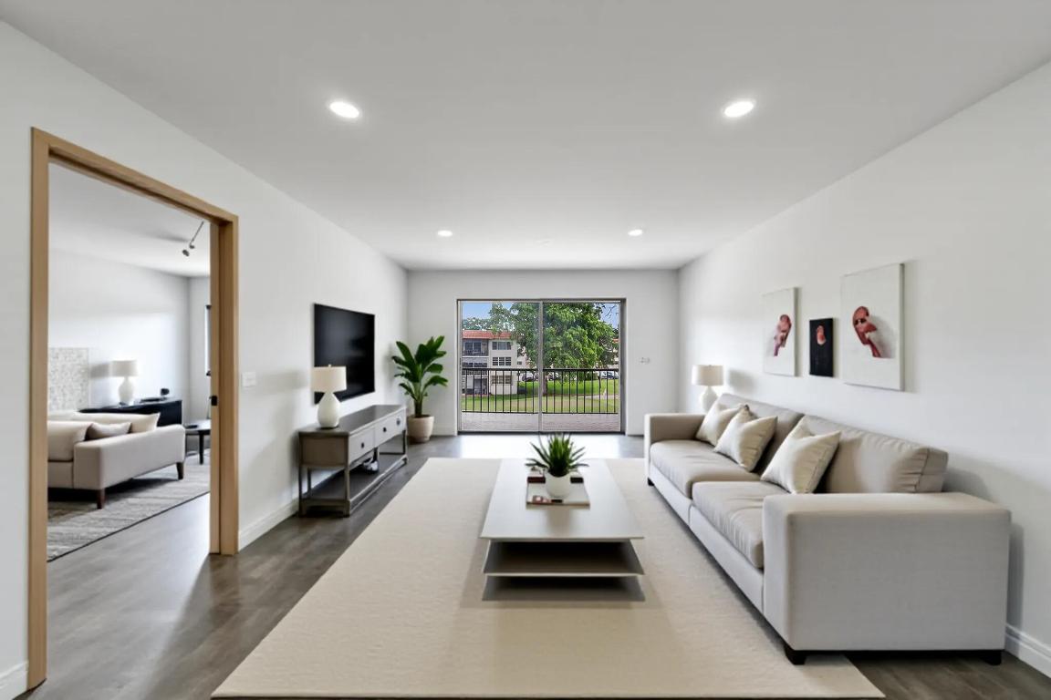 HOLLYBROOK GOLF AND Tennis - Residential