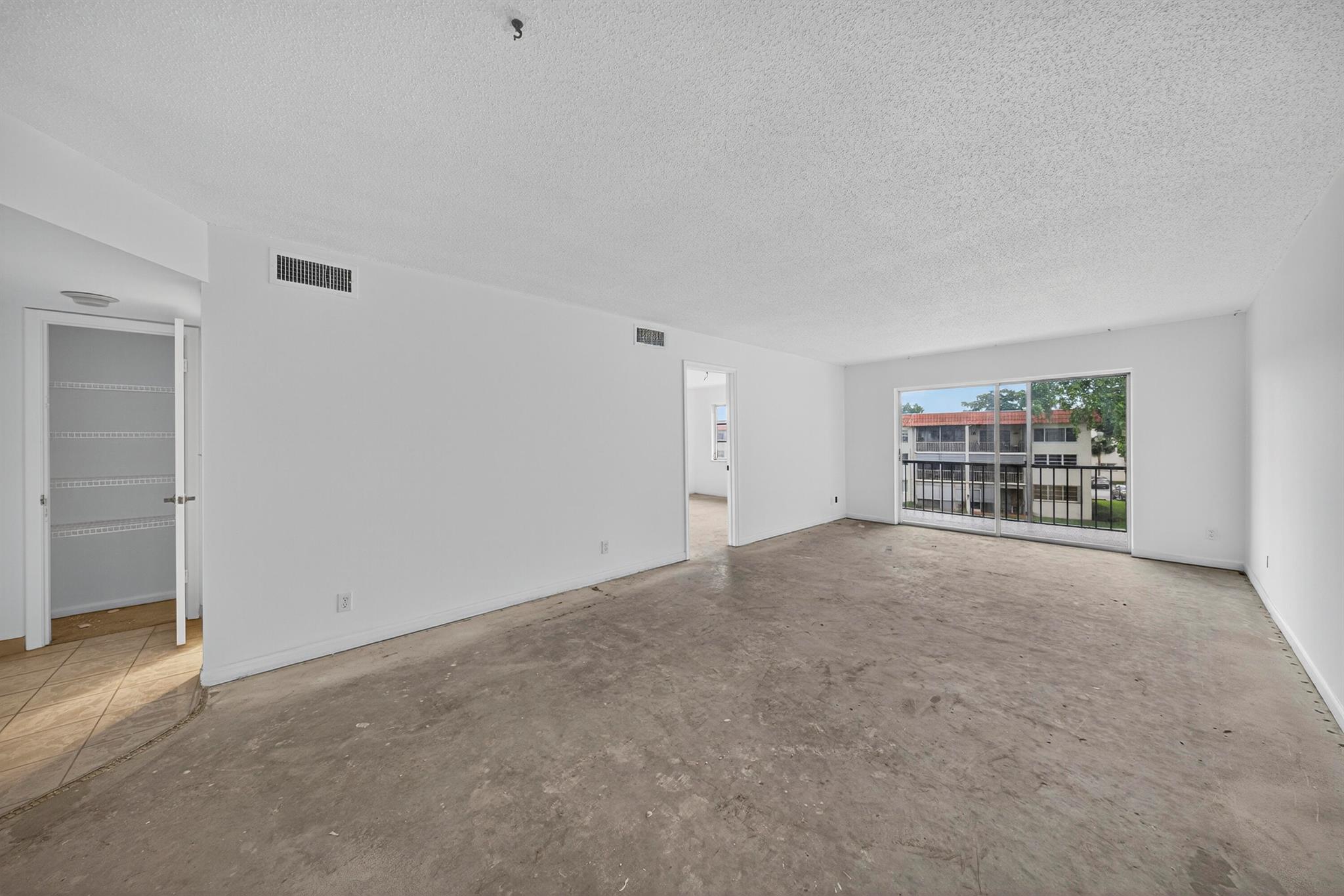 HOLLYBROOK GOLF AND Tenni - Residential