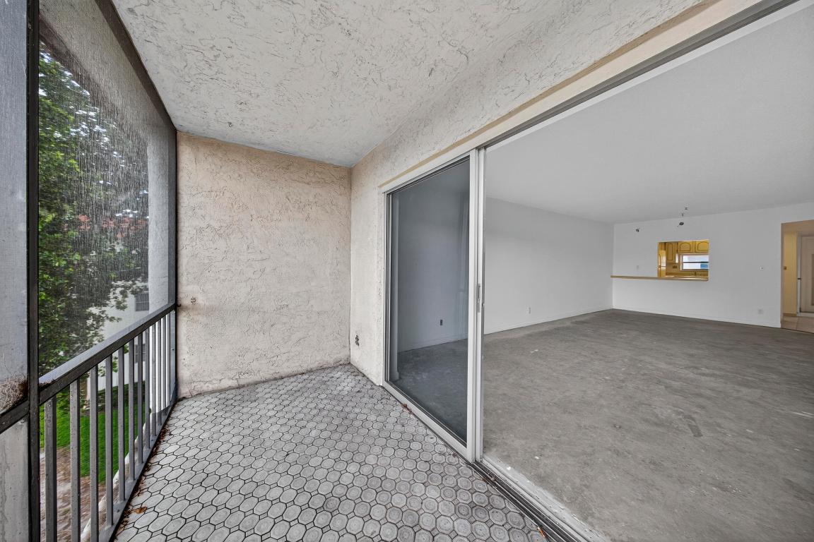 HOLLYBROOK GOLF AND Tennis - Residential