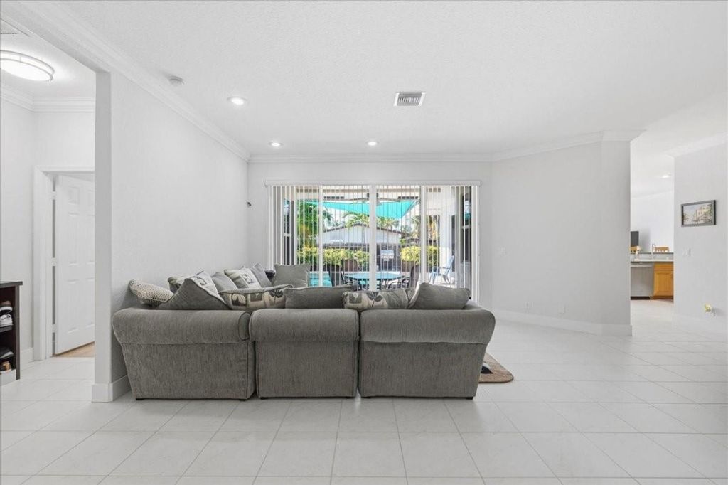 Photo of 517 SE 7th Avenue, Deerfield Beach, FL 33441 (MLS # F10544017)