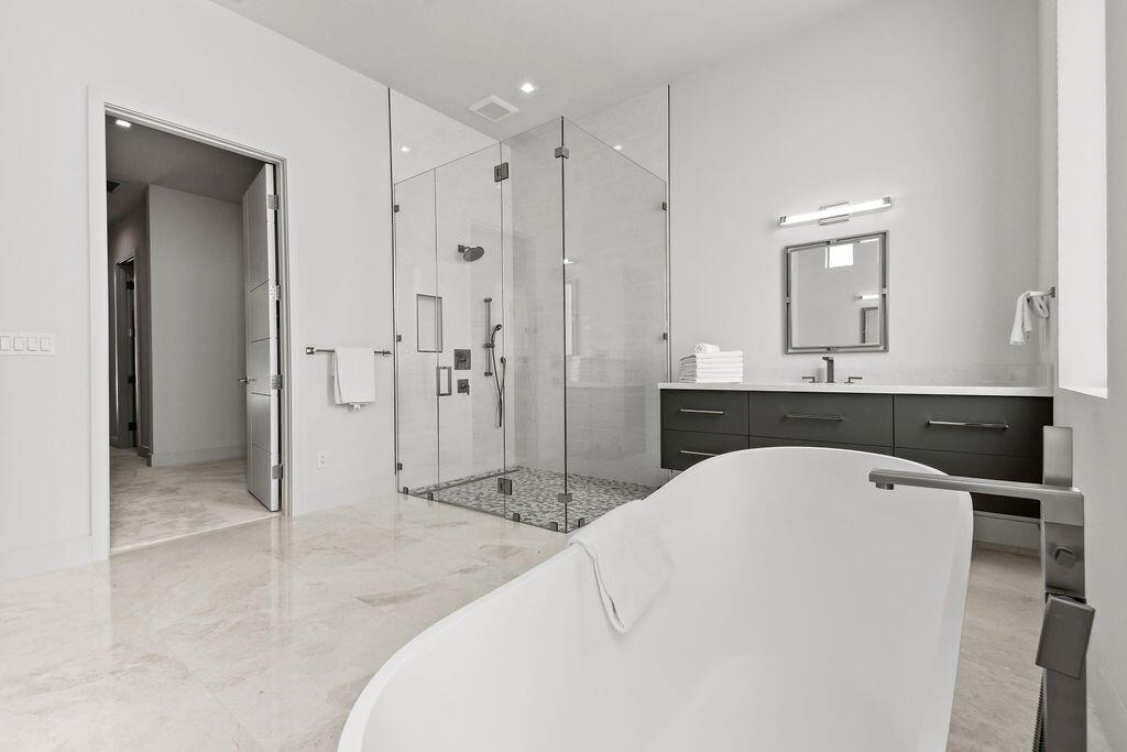 JUNO ISLES 1/ No Fixed br - Residential