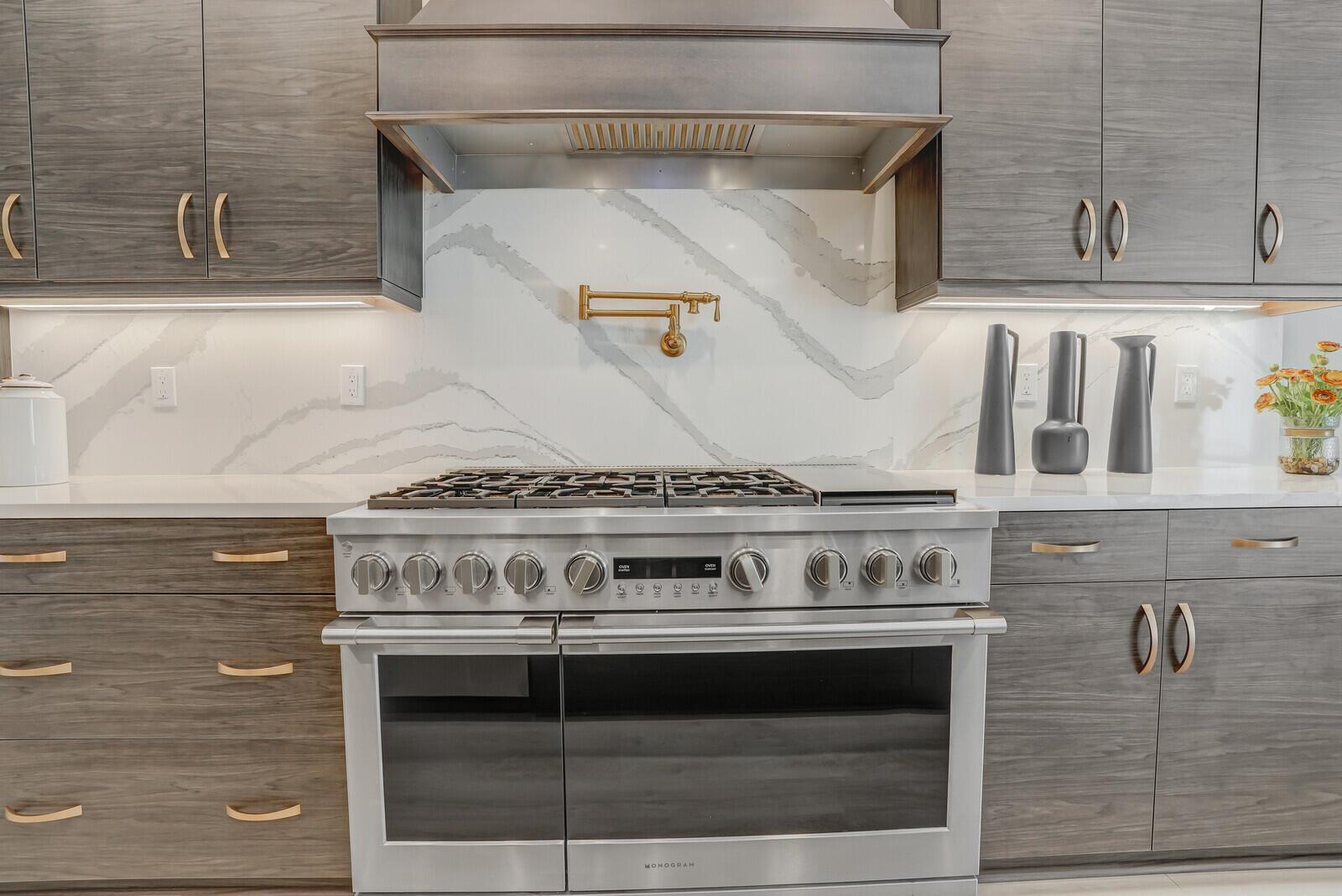 ALTON NEIGHBORHOOD - Residential