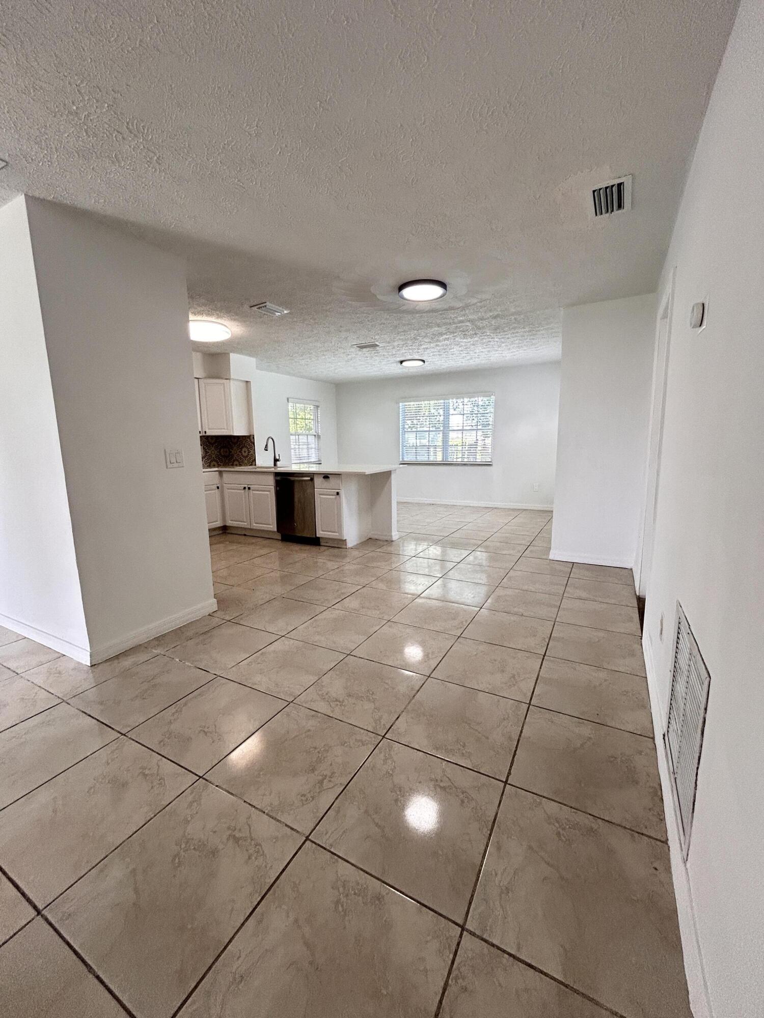 693 SW Nichols Terrace