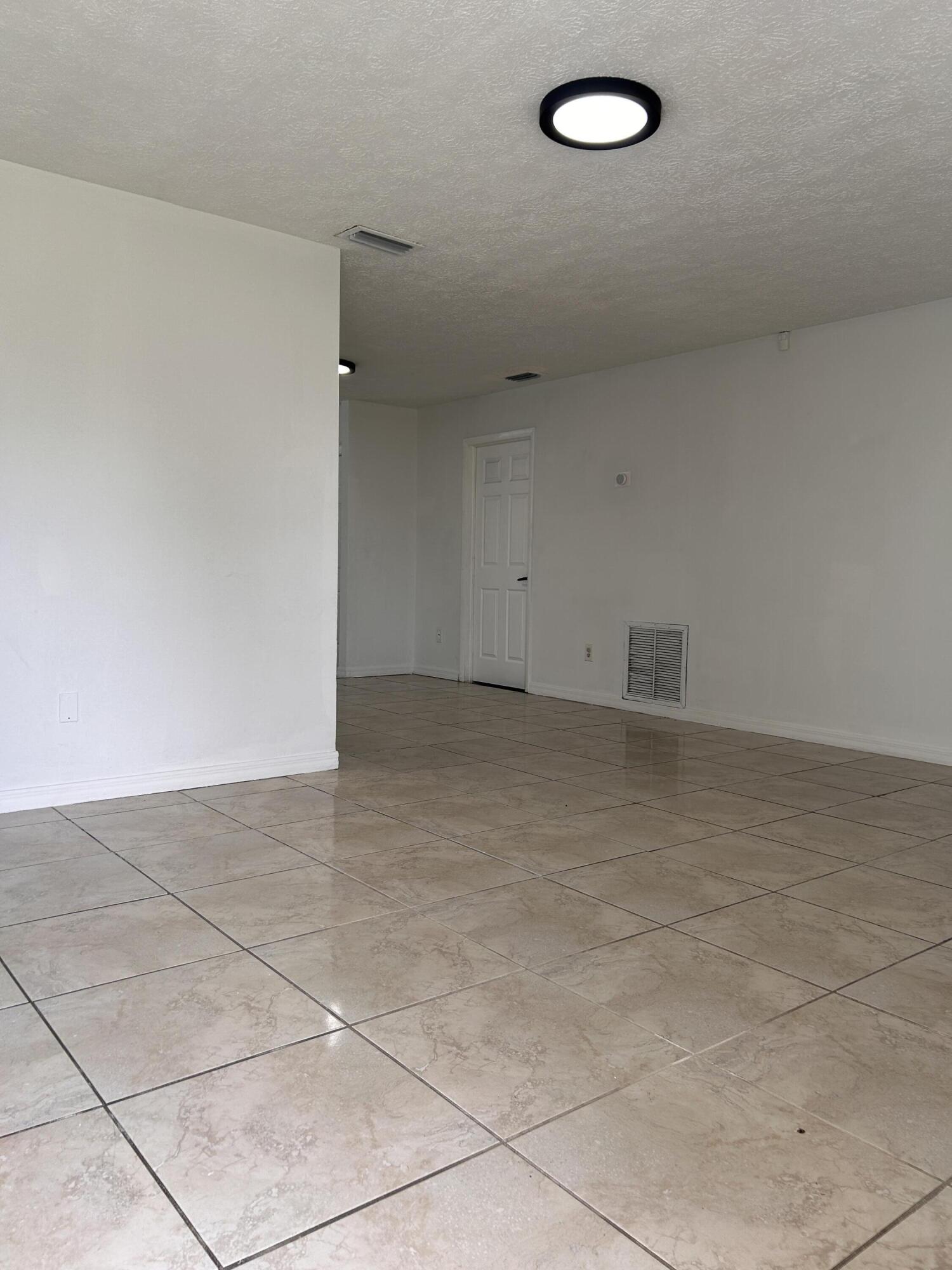 693 SW Nichols Terrace