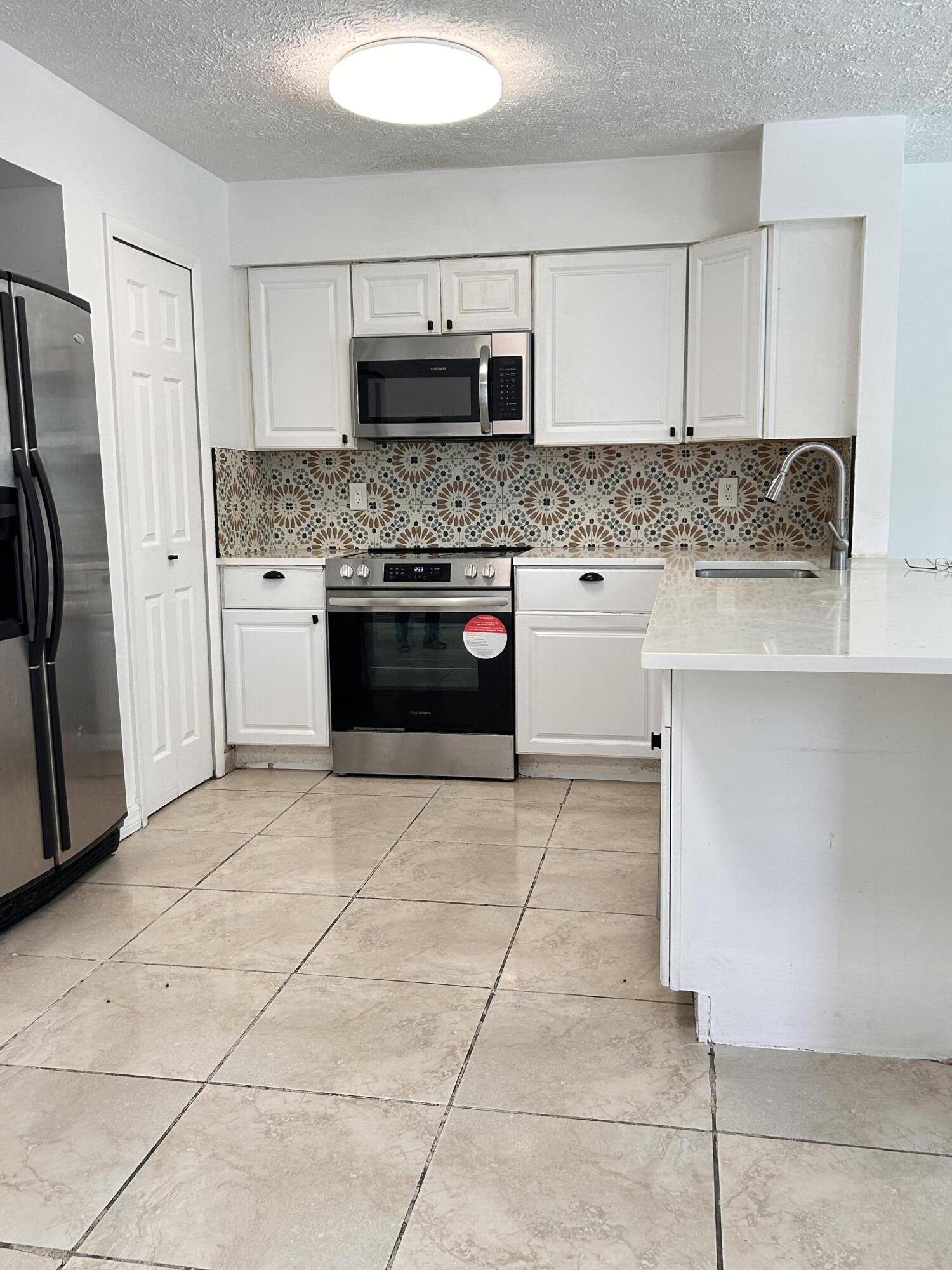 693 SW Nichols Terrace