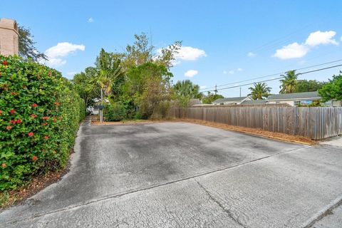 A home in Lake Worth Beach