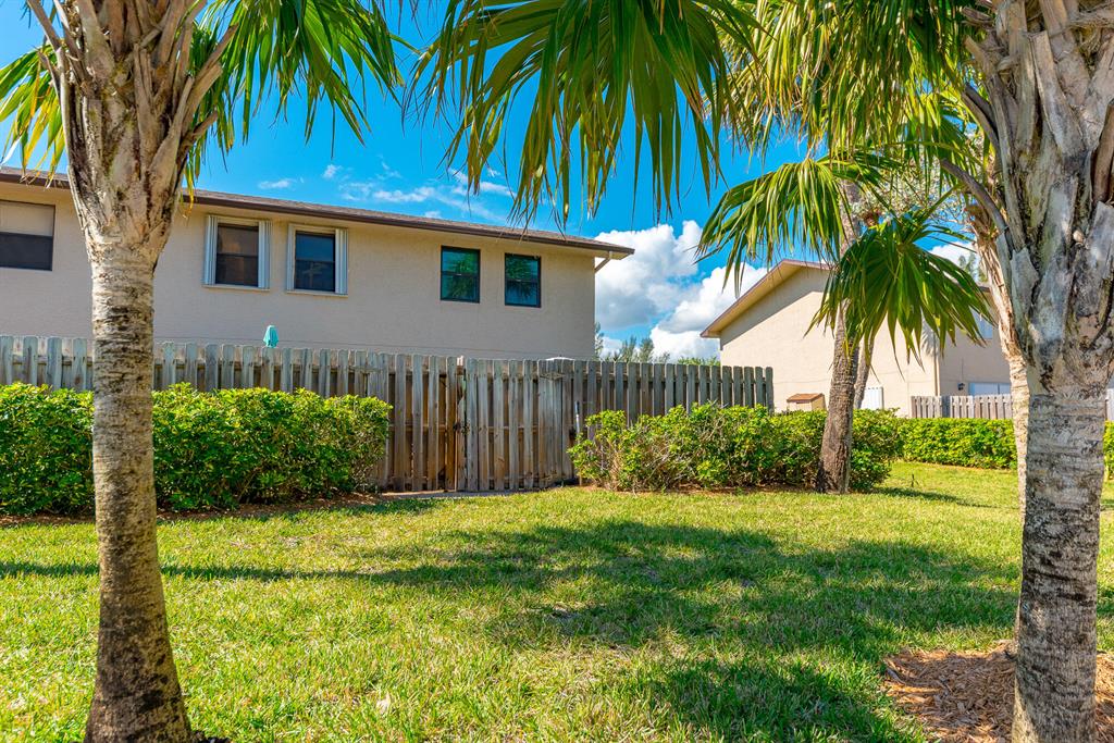 OCEAN HARBOUR VILLAS CONDOMINIUM - Residential