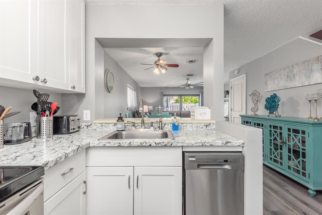 OCEAN HARBOUR VILLAS CONDOMINIUM - Residential