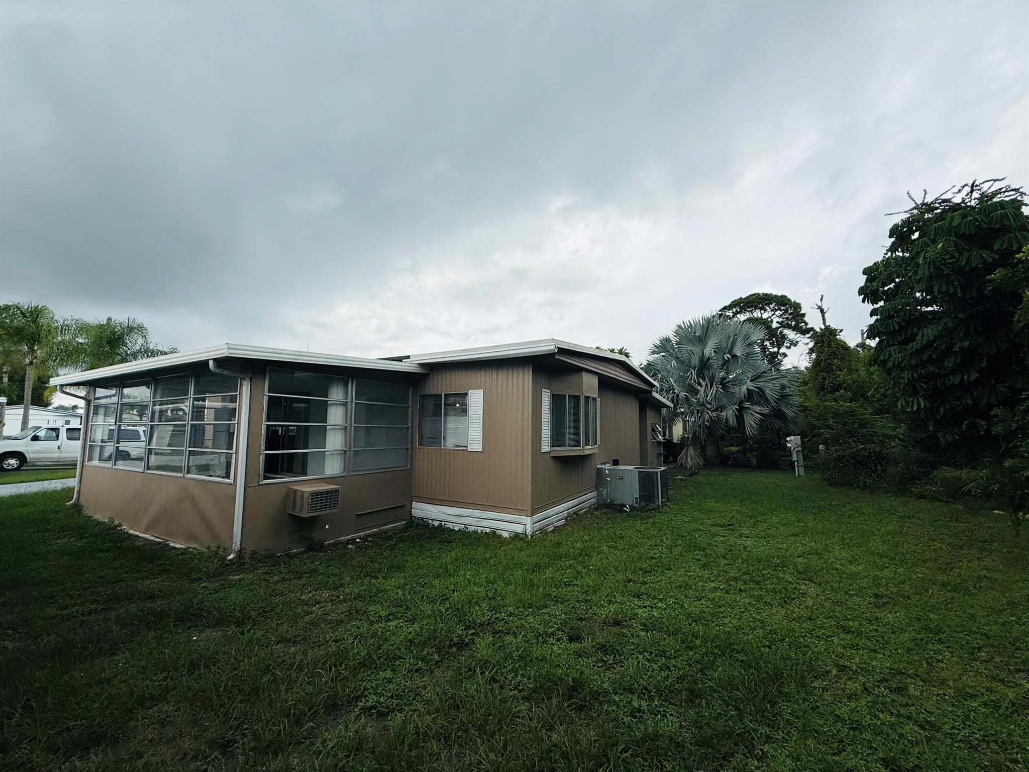 Spanish Lakes Riverf - Residential