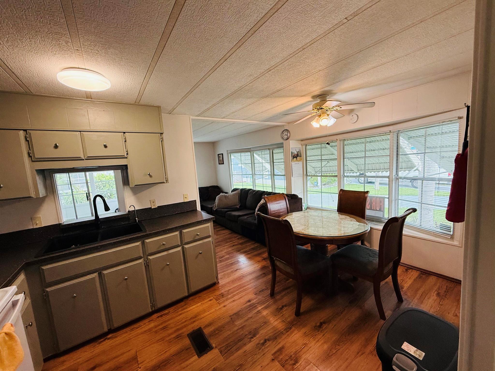 Spanish Lakes Riverf - Residential
