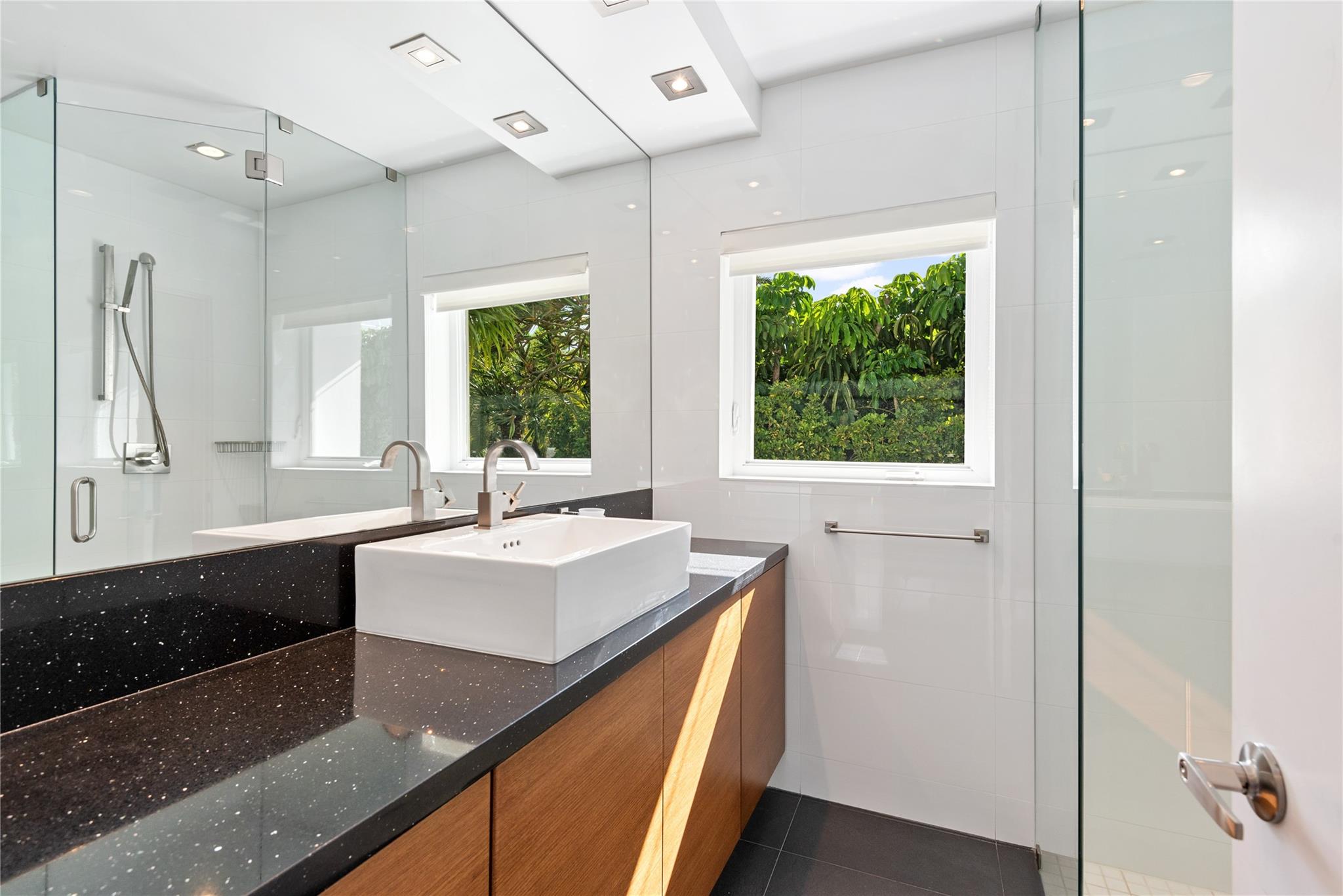 LAGUNA ISLE 40-1 B - Residential