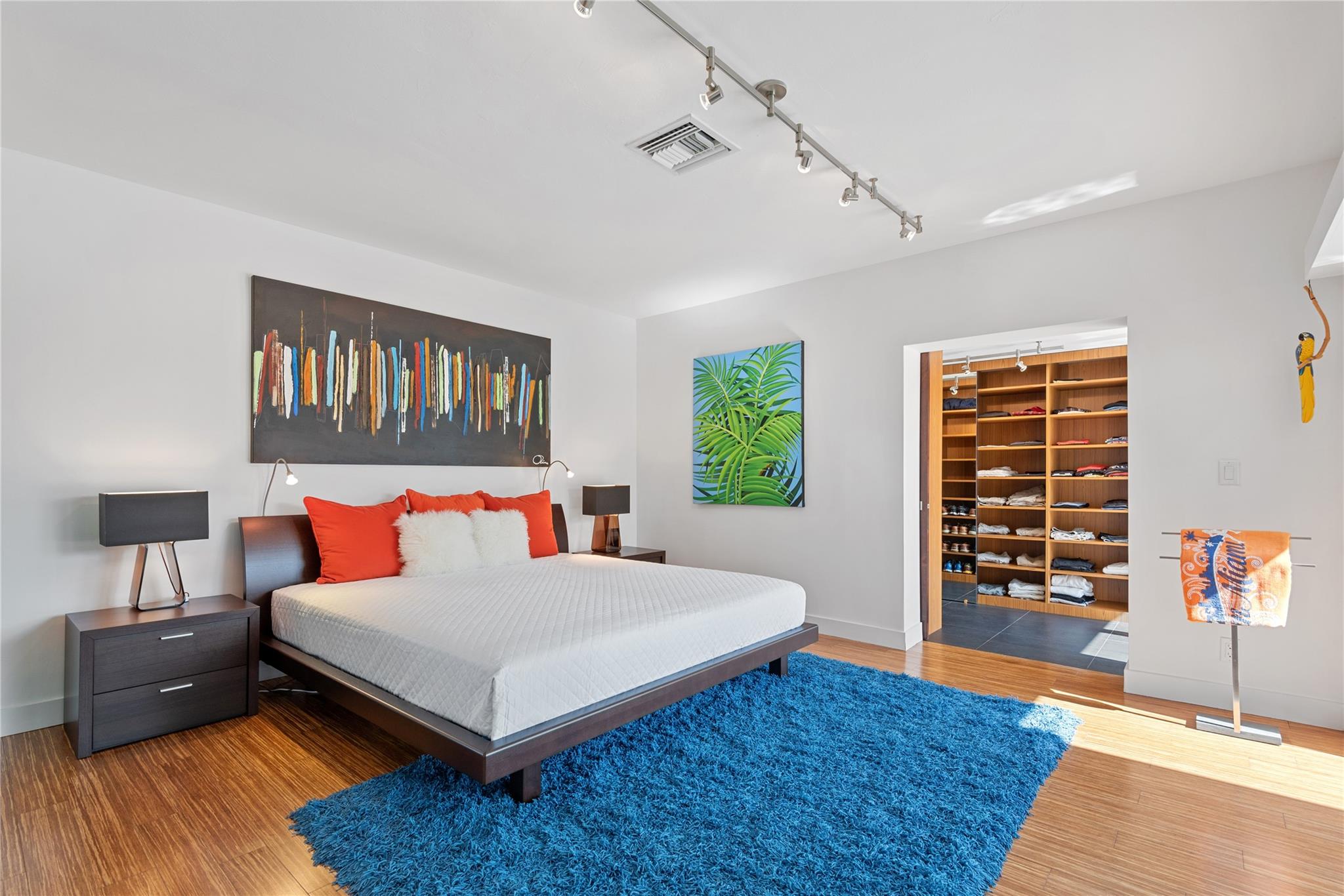 LAGUNA ISLE 40-1 B - Residential