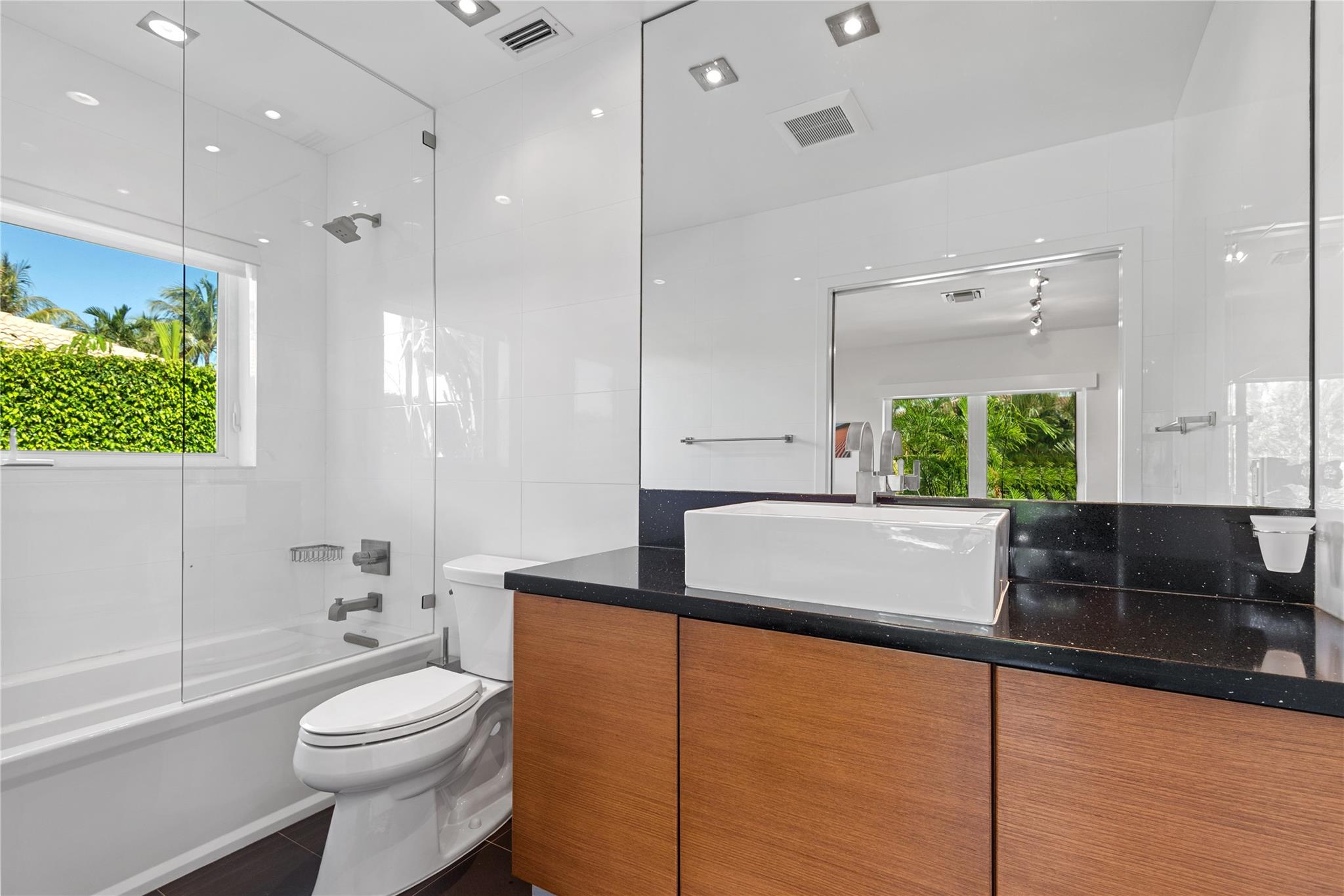 LAGUNA ISLE 40-1 B - Residential