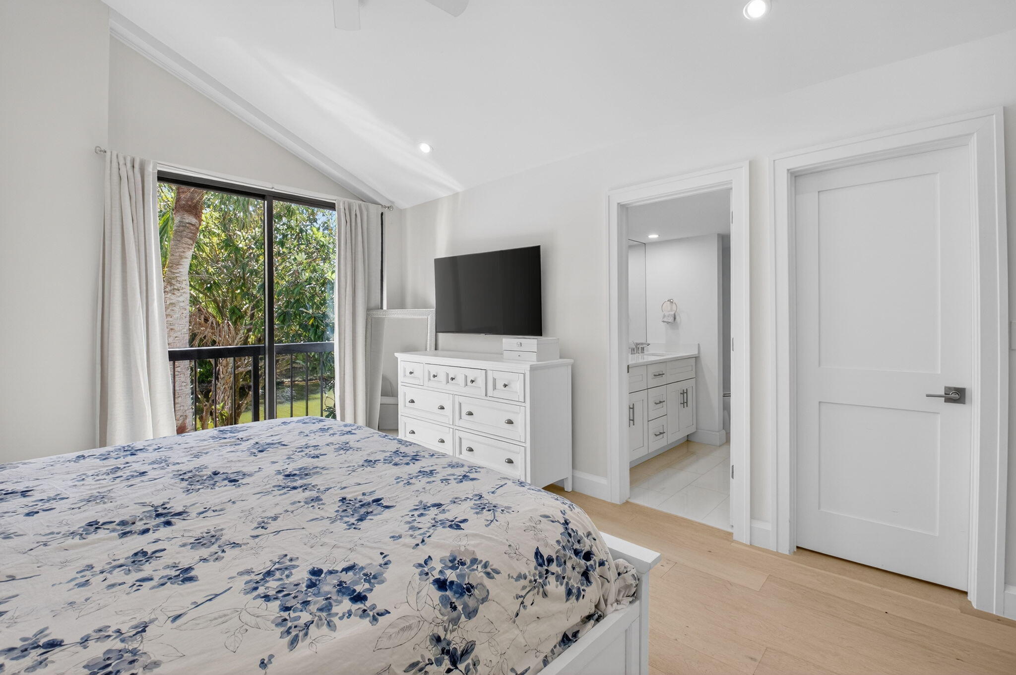 PINE LAKE CONDO - Residential