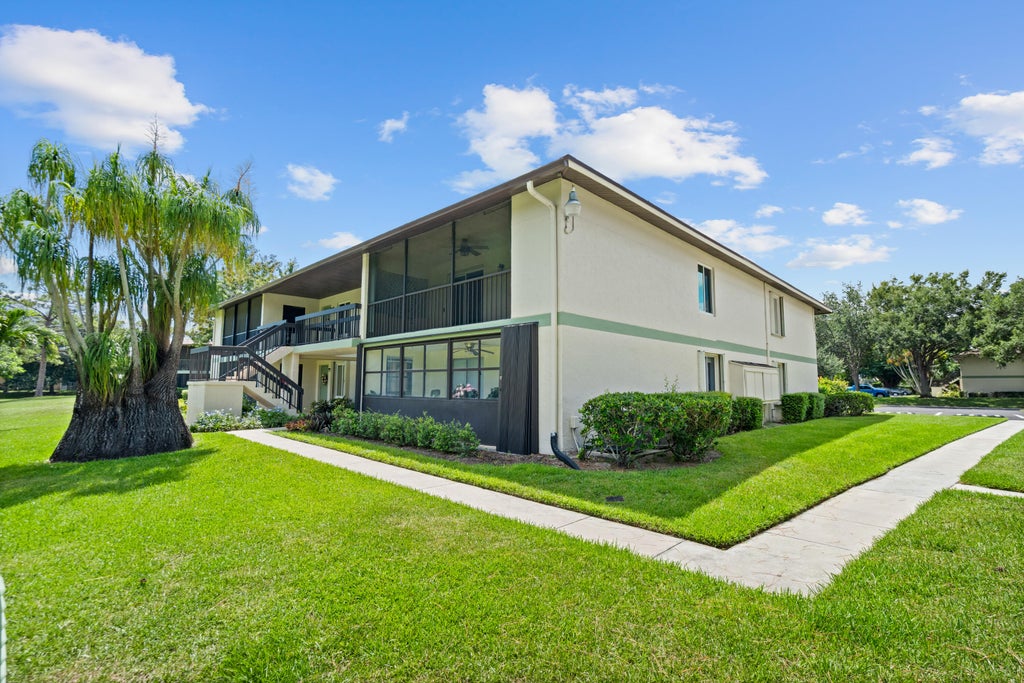 Photo of 6299 CHASEWOOD Drive #H, Jupiter, FL 33458 (MLS # B26066968)