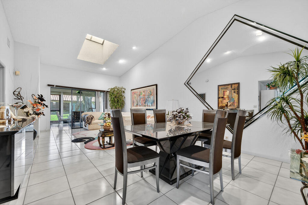 HUNTINGTON POINTE - Residential