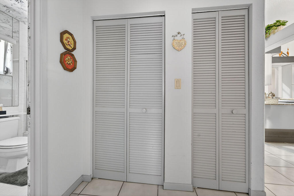 HUNTINGTON POINTE - Residential