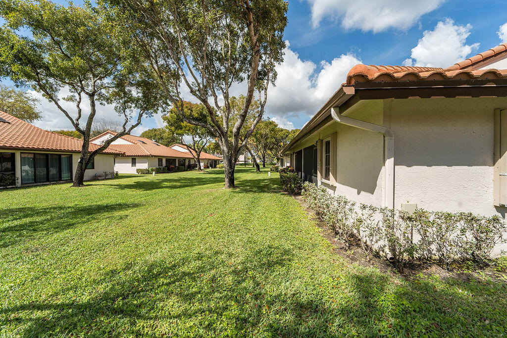 HUNTINGTON POINTE - Residential