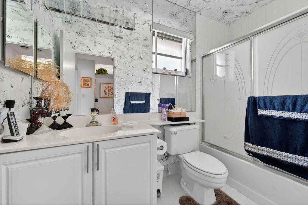 HUNTINGTON POINTE - Residential