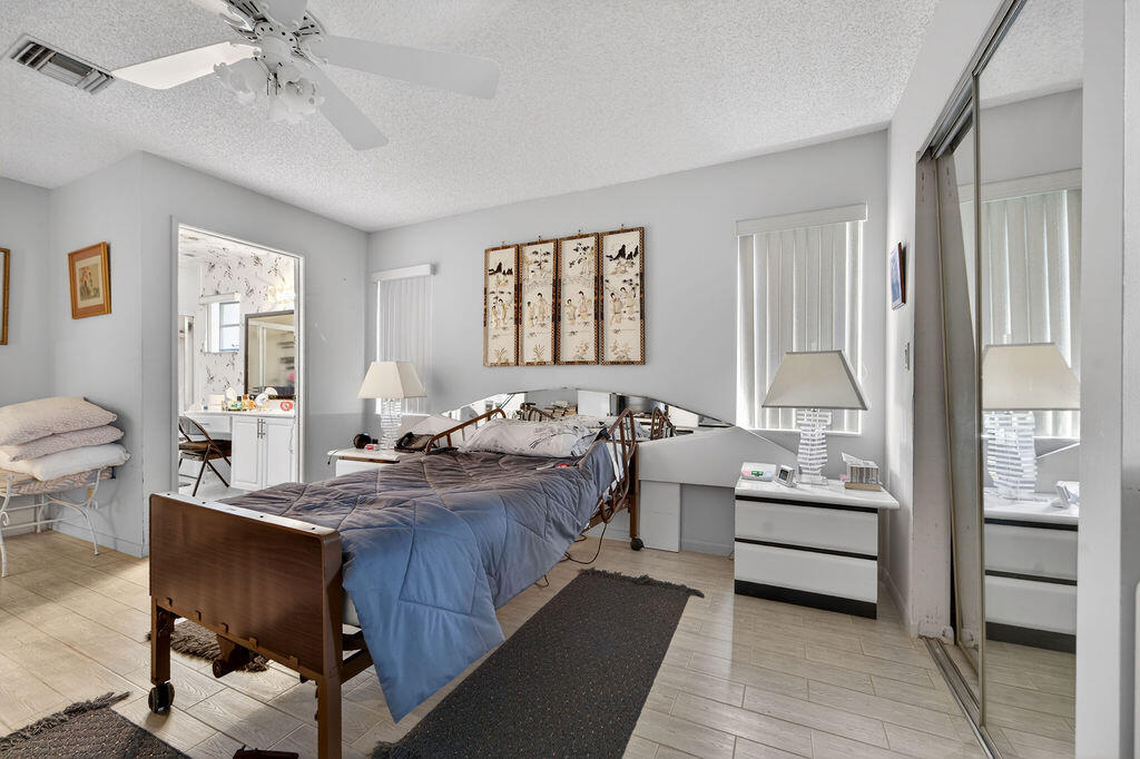 HUNTINGTON POINTE - Residential