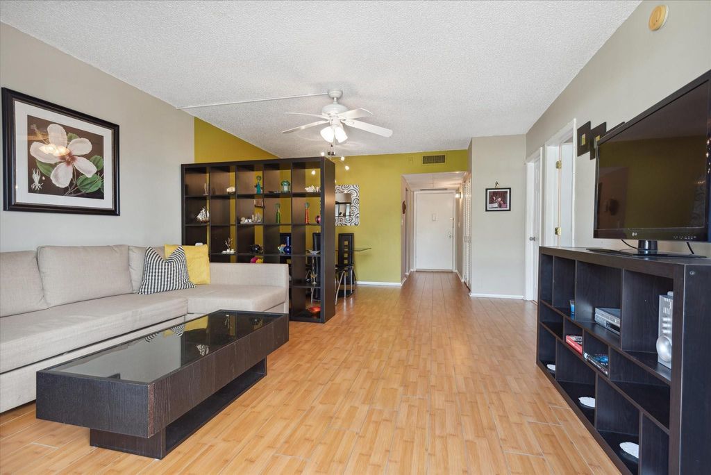 Photo of 424 N Riverside Drive #204, Pompano Beach, FL 33062 (MLS # F10517024)