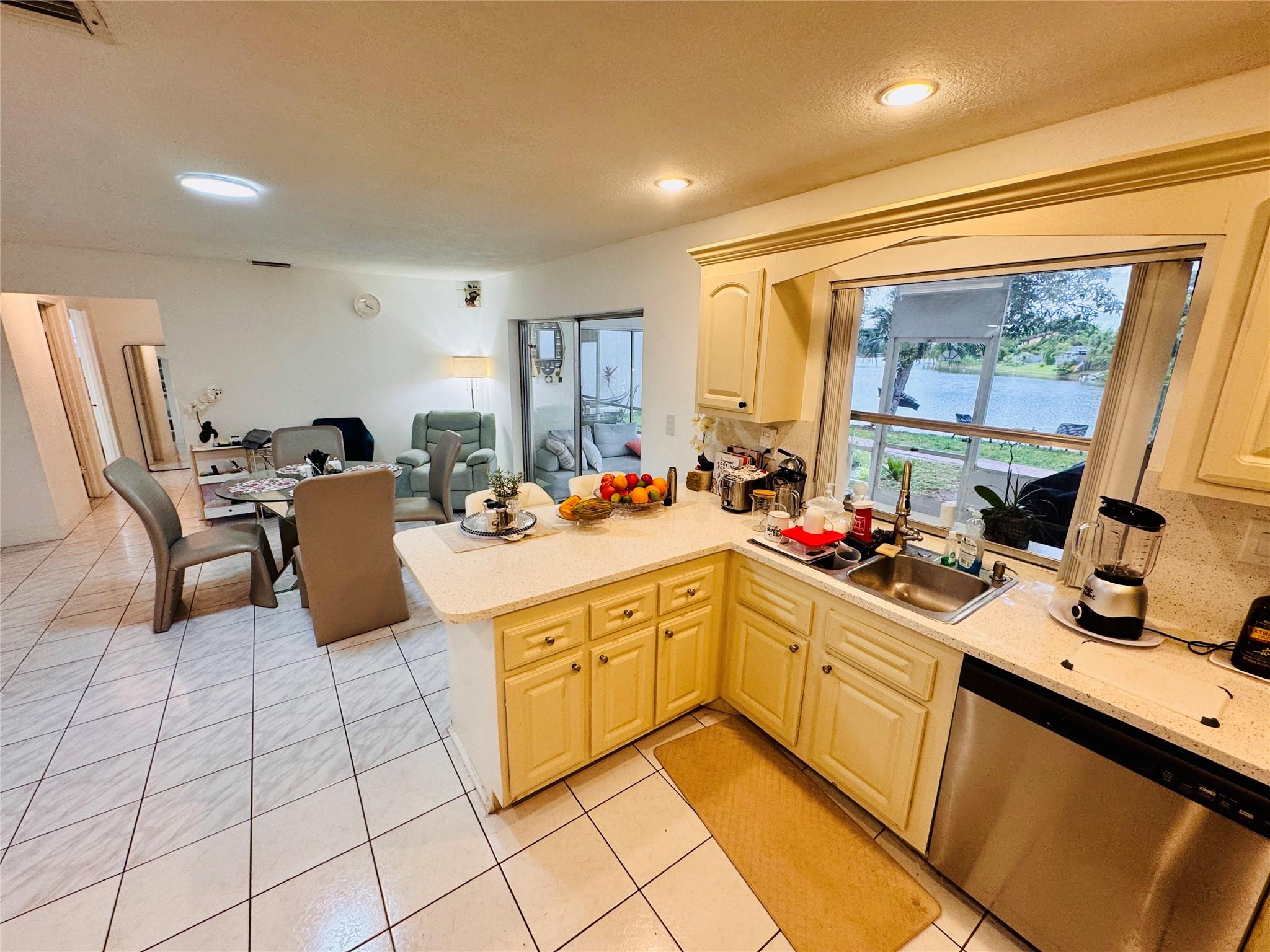 Springtree Lakes 79-12 B - Residential