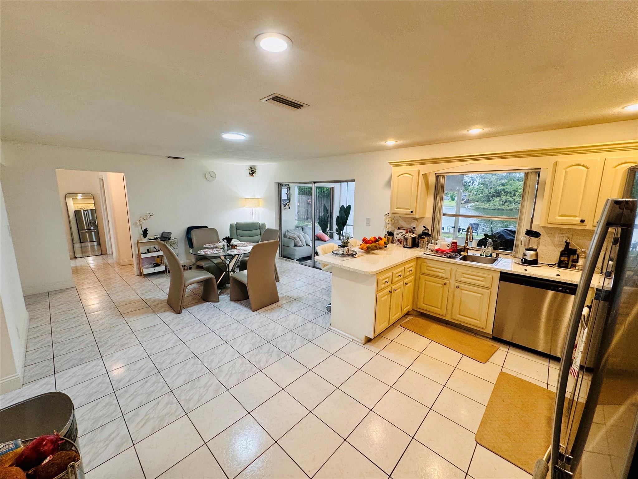 Springtree Lakes 79-12 B - Residential