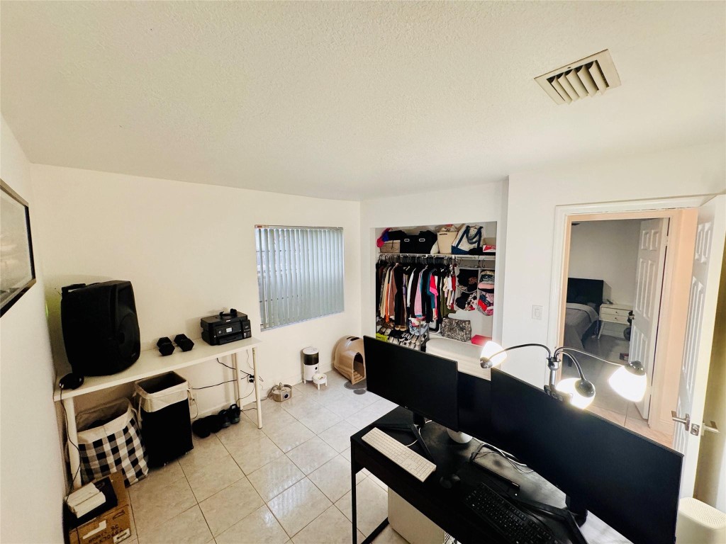 Springtree Lakes 79-12 B - Residential