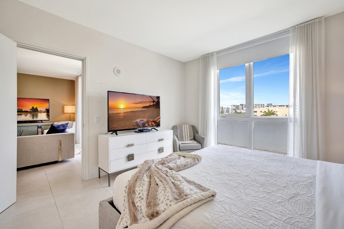 401 N Birch Road 413