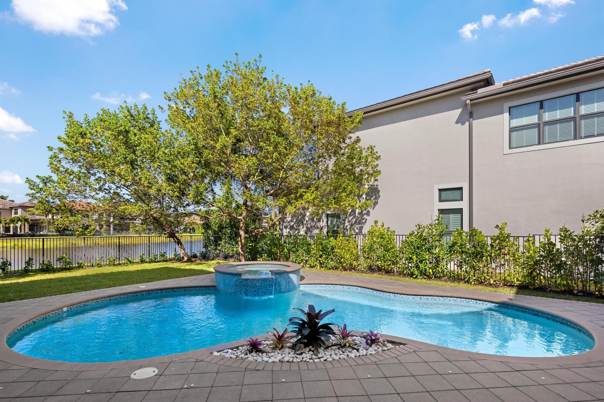 Seven Bridges - Residential