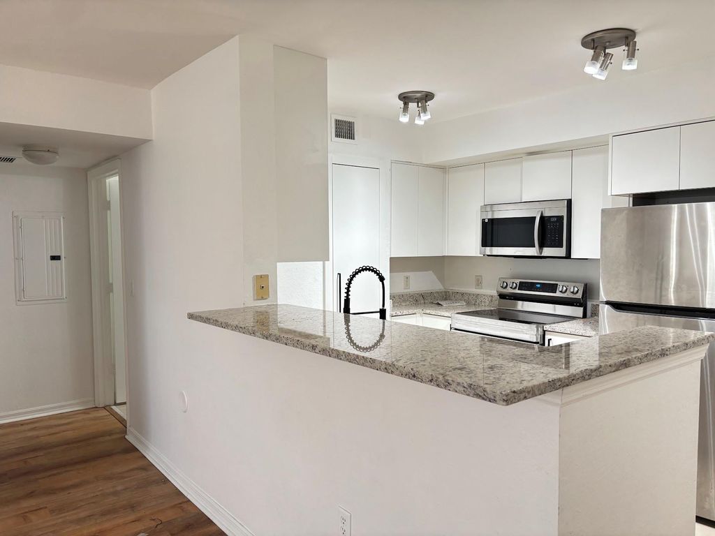 Photo of 6768 Heritage Grande #7304, Boynton Beach, FL 33437 (MLS # F10549873)