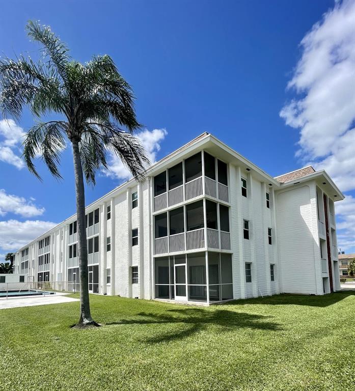 NORTHPORT CONDOMINIUM APTS LTS 137,138 & 139 & PT - Residential