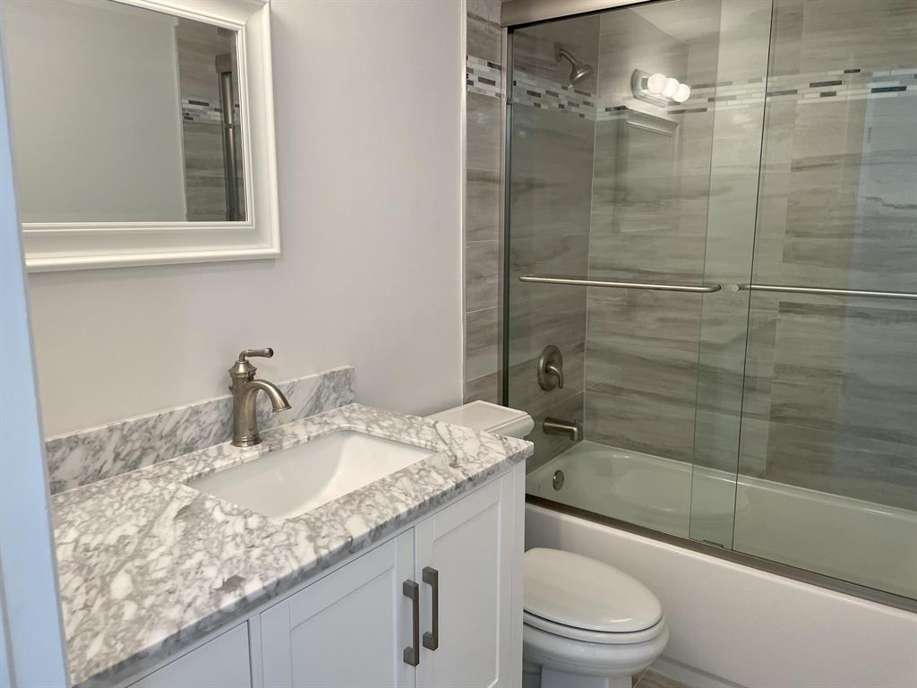 NORTHPORT CONDOMINIUM APTS LTS 137,138 & 139 & PT - Residential