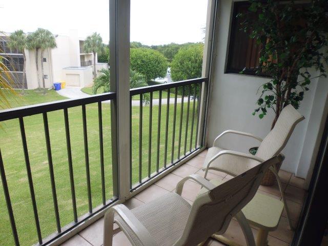 LAS VERDES DOGWOOD CONDO - Residential