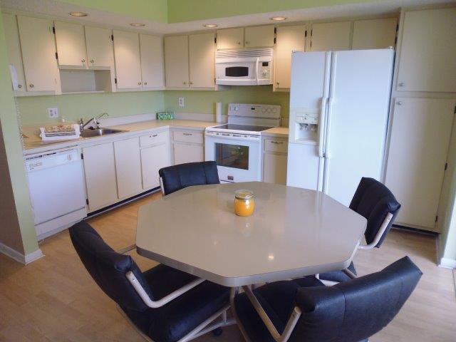 LAS VERDES DOGWOOD CONDO - Residential