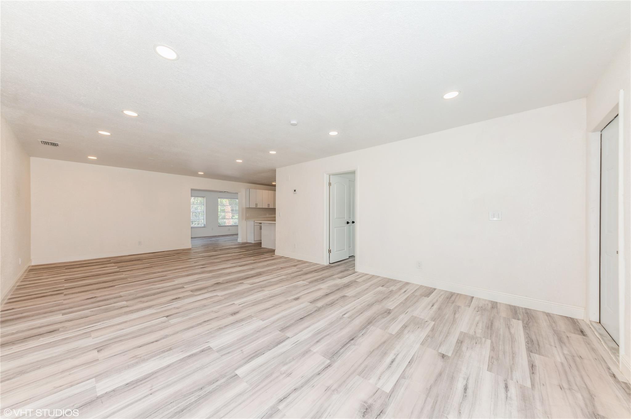 1049 Coral Dr