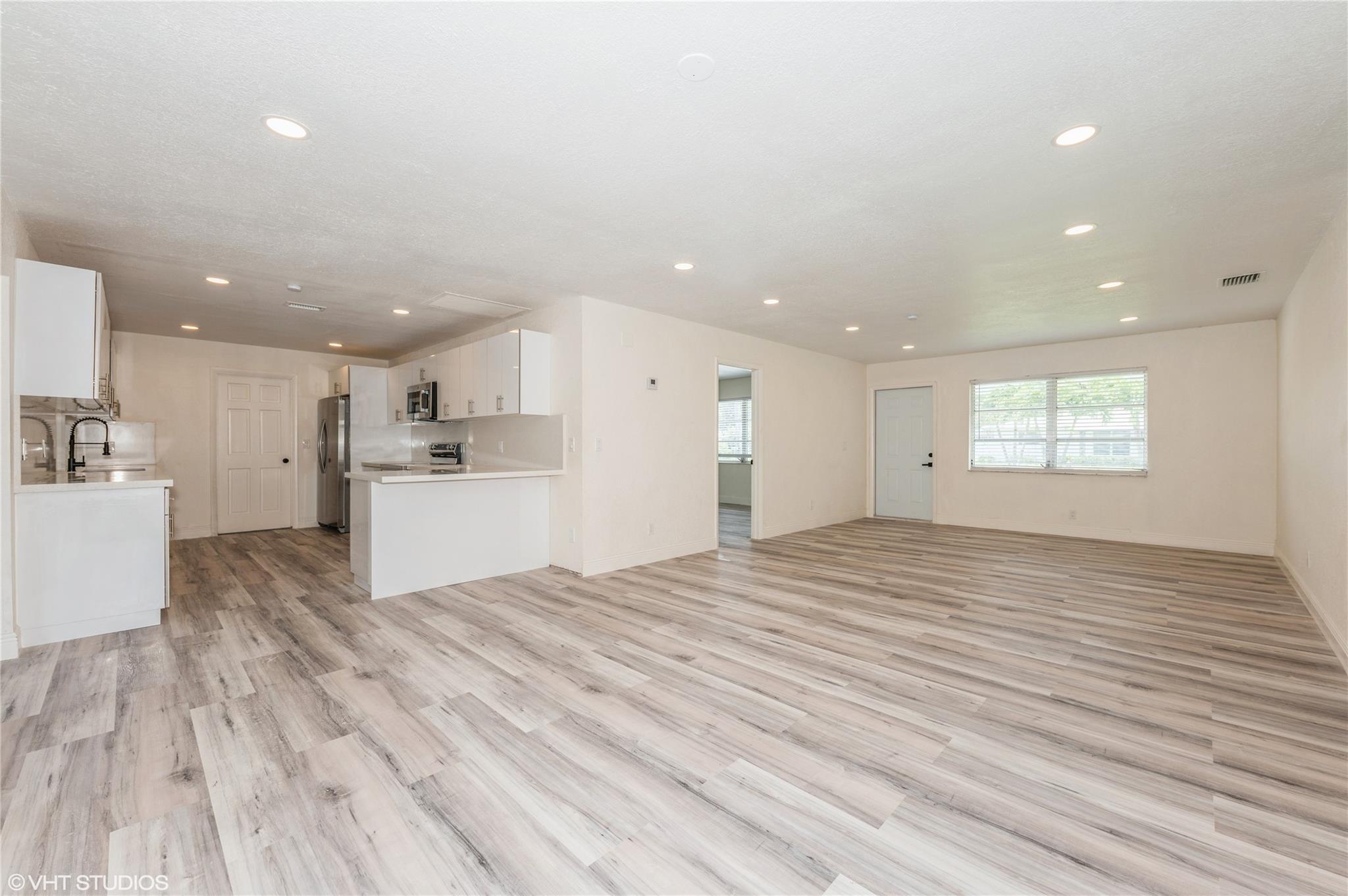 1049 Coral Dr