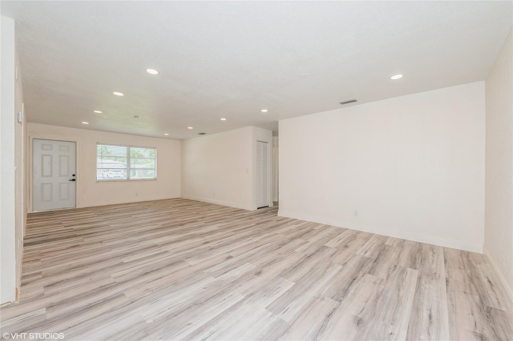 1049 Coral Dr