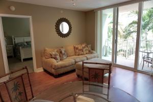 PALMETTO PLACE CONDO - Residential Lease