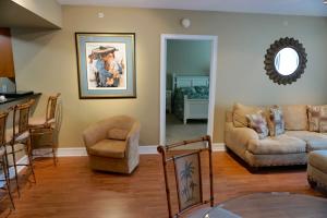 PALMETTO PLACE CONDO - Residential Lease