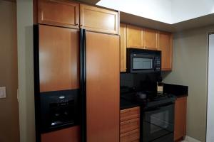 PALMETTO PLACE CONDO - Residential Lease