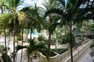 PALMETTO PLACE CONDO - Residential Lease