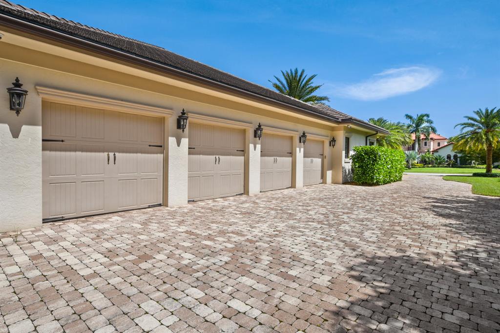 JUPITER EQUESTRIAN ESTATE - Residential