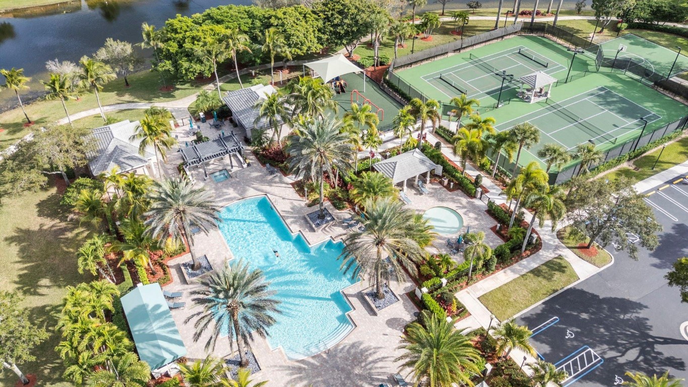 Parkland Isles 164-42 B - Residential