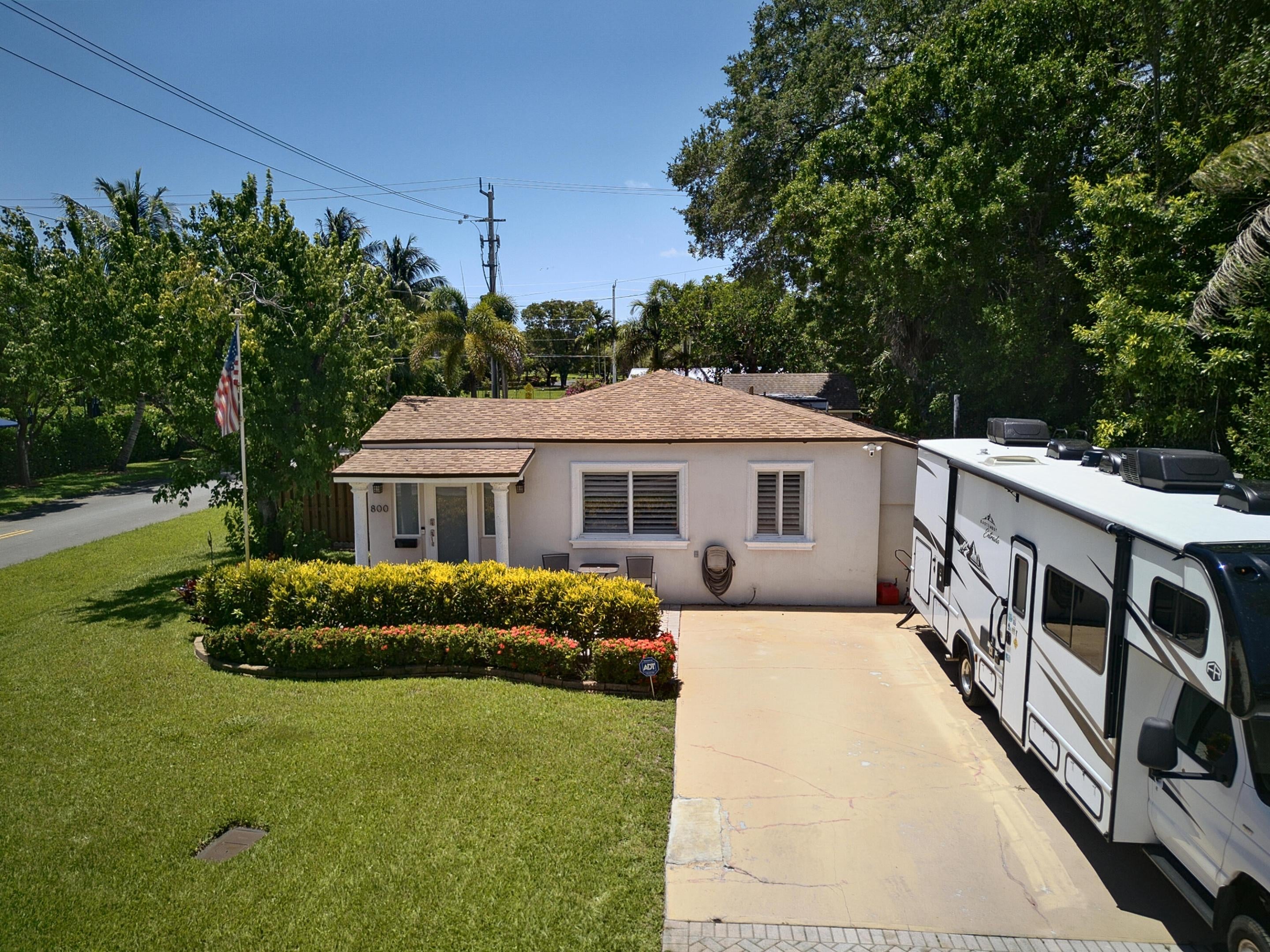 800 SW 19TH Street